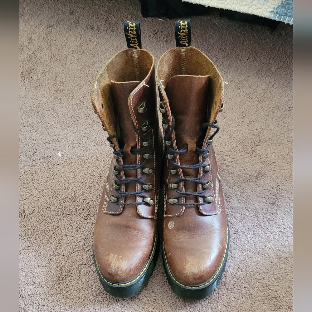 Dr Martens Leona
